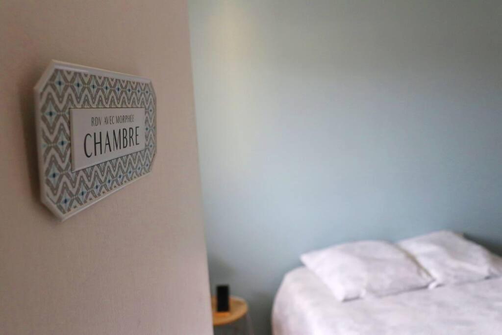 Le Cosy Plein Centre Avec Terrasse Apartment Meximieux Bagian luar foto