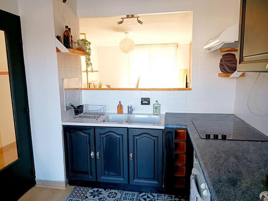 Le Cosy Plein Centre Avec Terrasse Apartment Meximieux Bagian luar foto